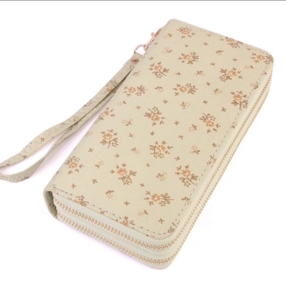 60. MYSTERY Super Cute Spring & Summer Floral Wallet / Wristlet - Picture 13 of 16